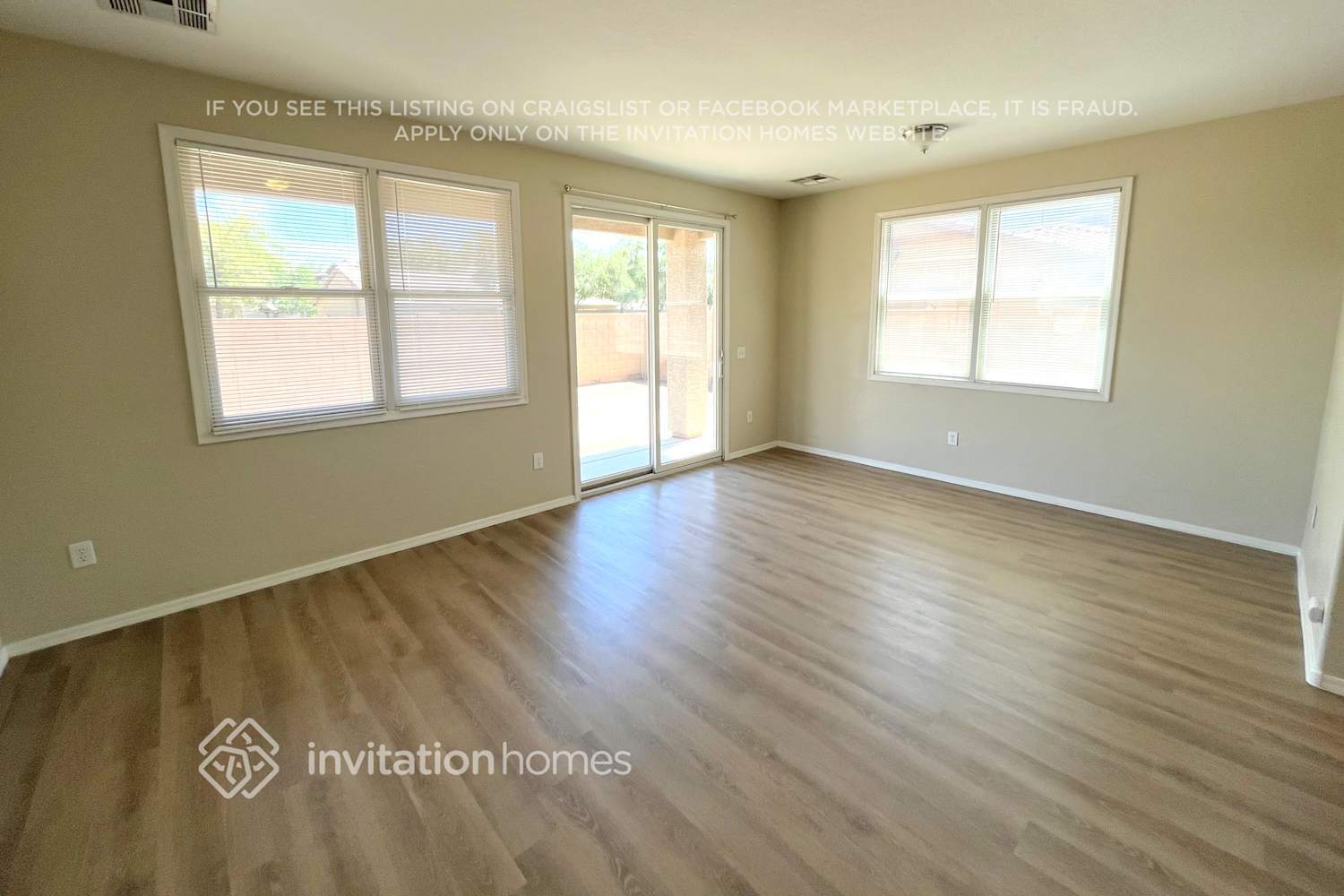 Building Photo - 17131 W Tara Ln