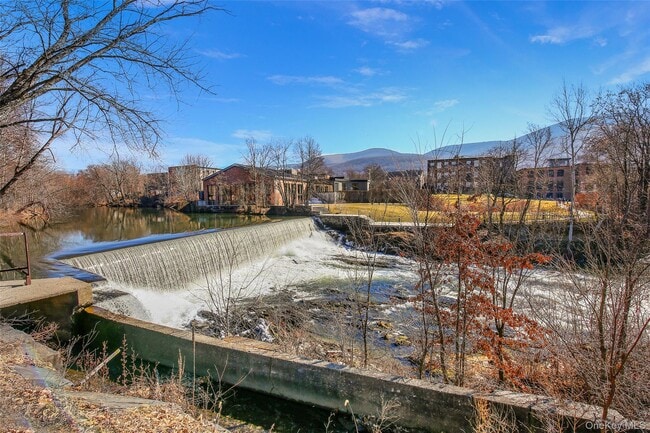 Building Photo - 32 Ackerman St