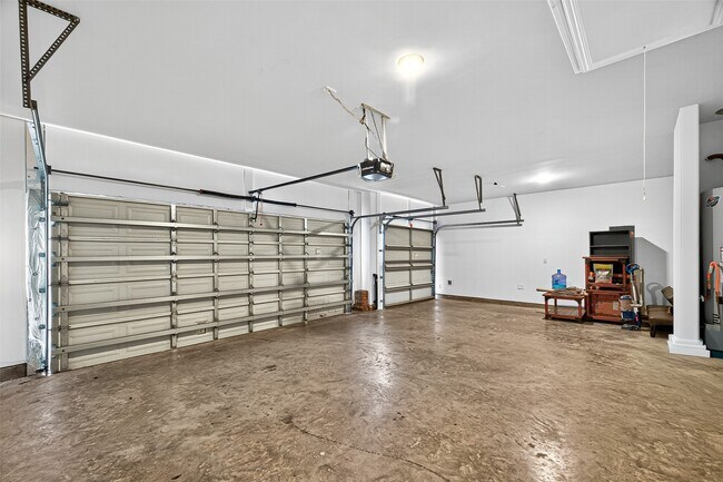 Building Photo - 1218 Hills Dr