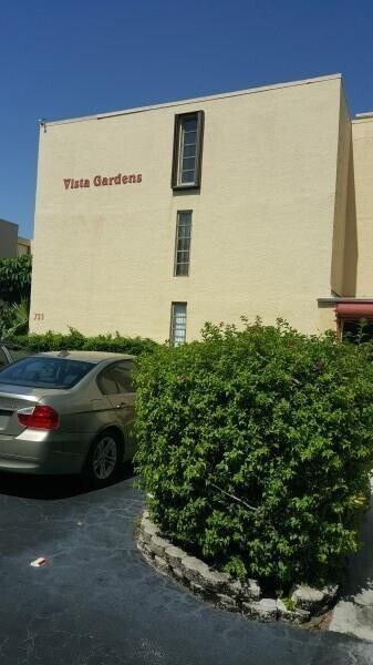 Building Photo - 733 SE 1st Way