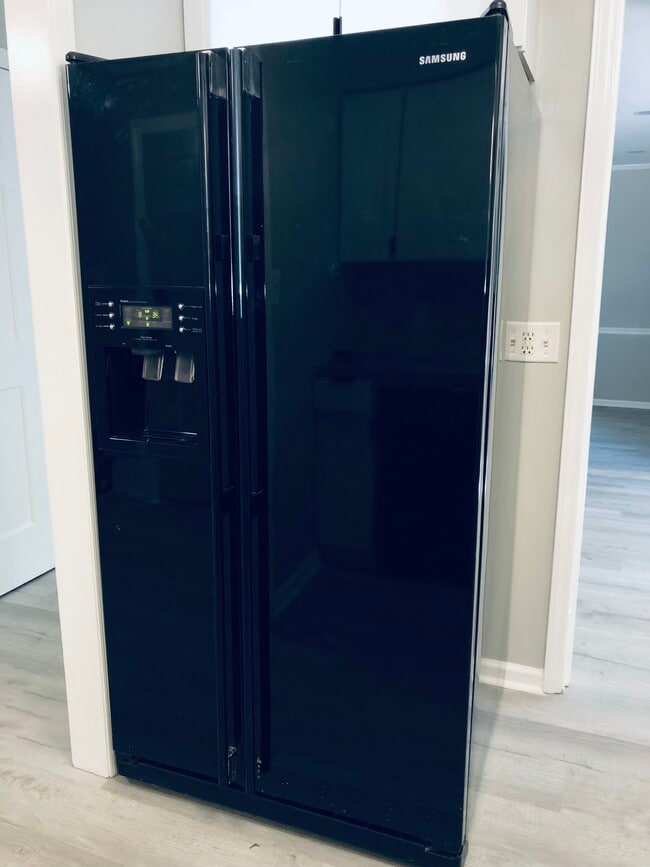 Building Photo - 516 Brent Rd