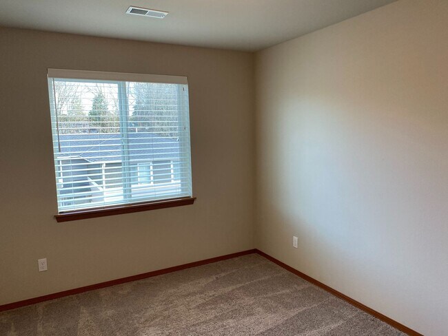 Building Photo - 2531 Filbert Ave