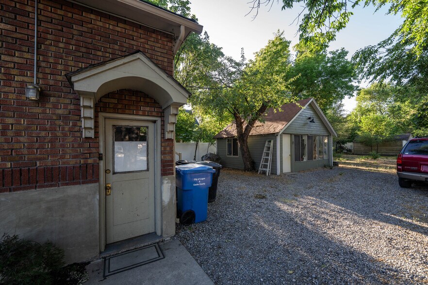 Building Photo - 129 W 200 N