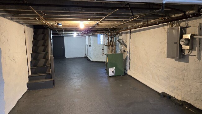 Building Photo - Beautiful West Philadelphia Porch Front