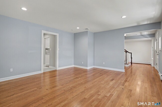 Building Photo - 145 Casmir Dr