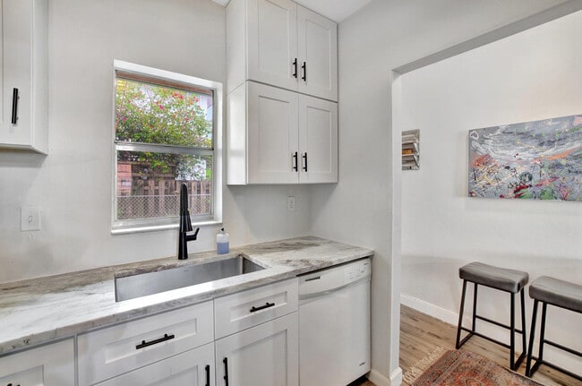 Building Photo - 1450 N Riverside Dr