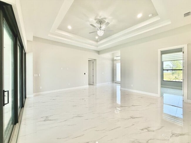 Building Photo - 20 Coxswain Dr