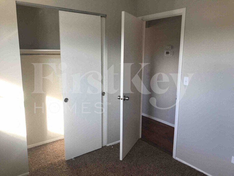 Building Photo - 5994 Waldway Ln