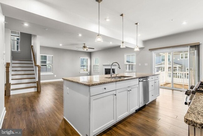 Building Photo - 2305 Wadlow Ln