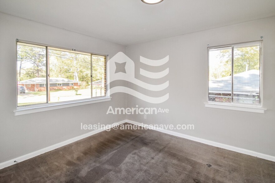 Building Photo - 3526 Cottonwood Dr