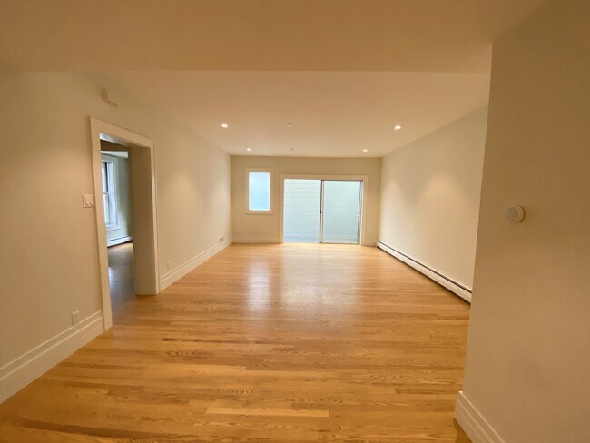 Living room - 295 28th St