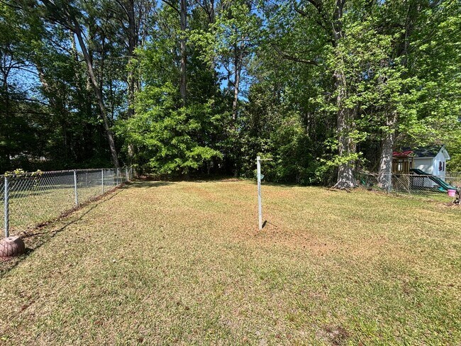 Building Photo - Duplex on Davis
