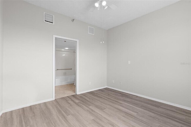 Building Photo - 411 1st Ave N