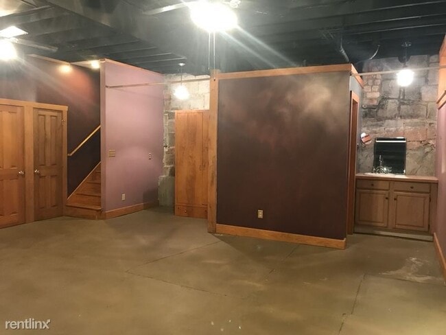 Building Photo - 1773 Old Haywood Rd