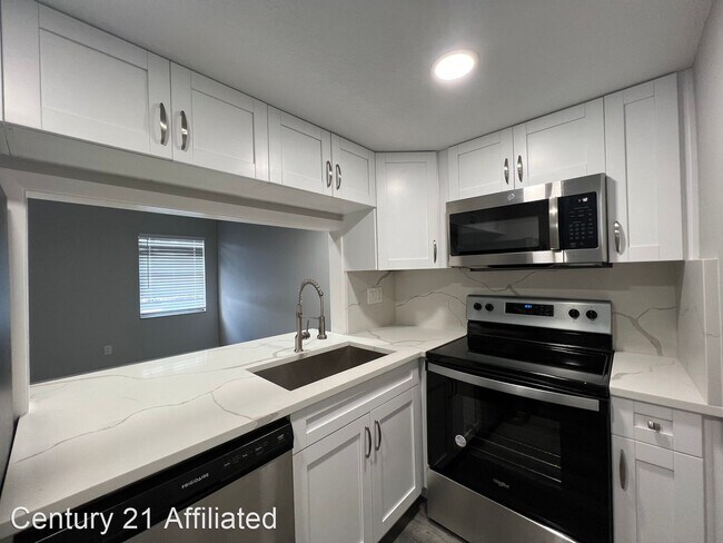 Building Photo - 1 br, 1 bath House - 7108 Waterside Dr.