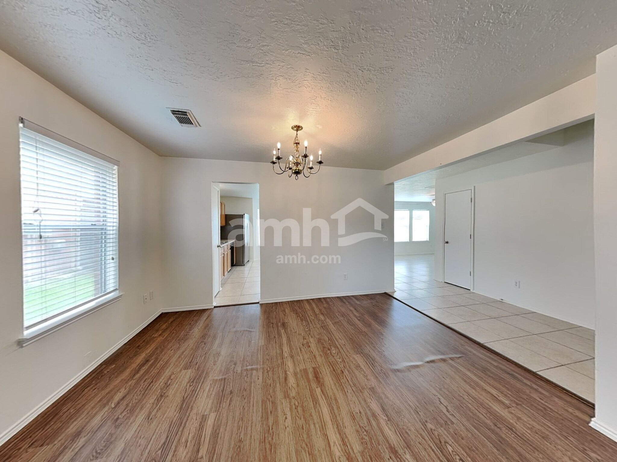 Building Photo - 16403 Lynn Crest Ct