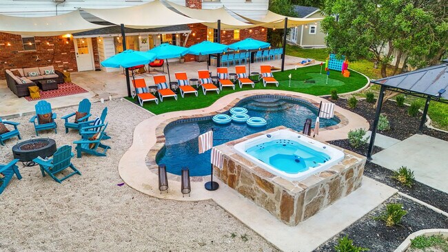 Building Photo - 5410 King Richard St