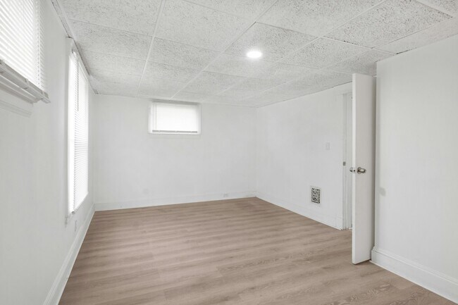 Building Photo - 14608 Alder Ave