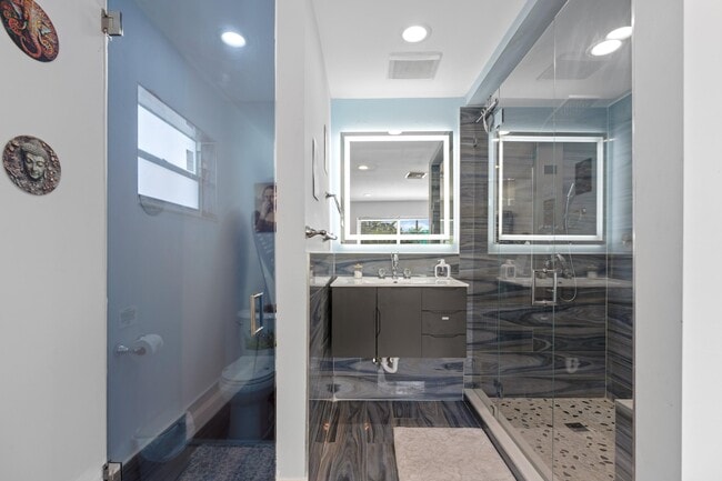 Building Photo - 3705 NE 16th Ave