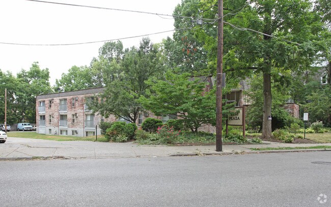 Building Photo - Erie Plaza