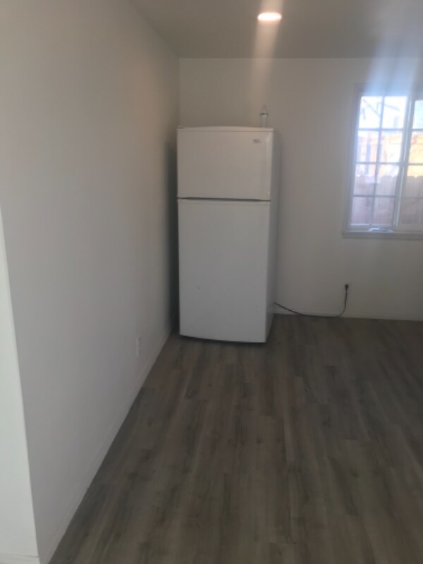 Building Photo - 26881 John St