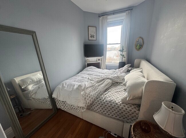 Building Photo - 464 Beacon St