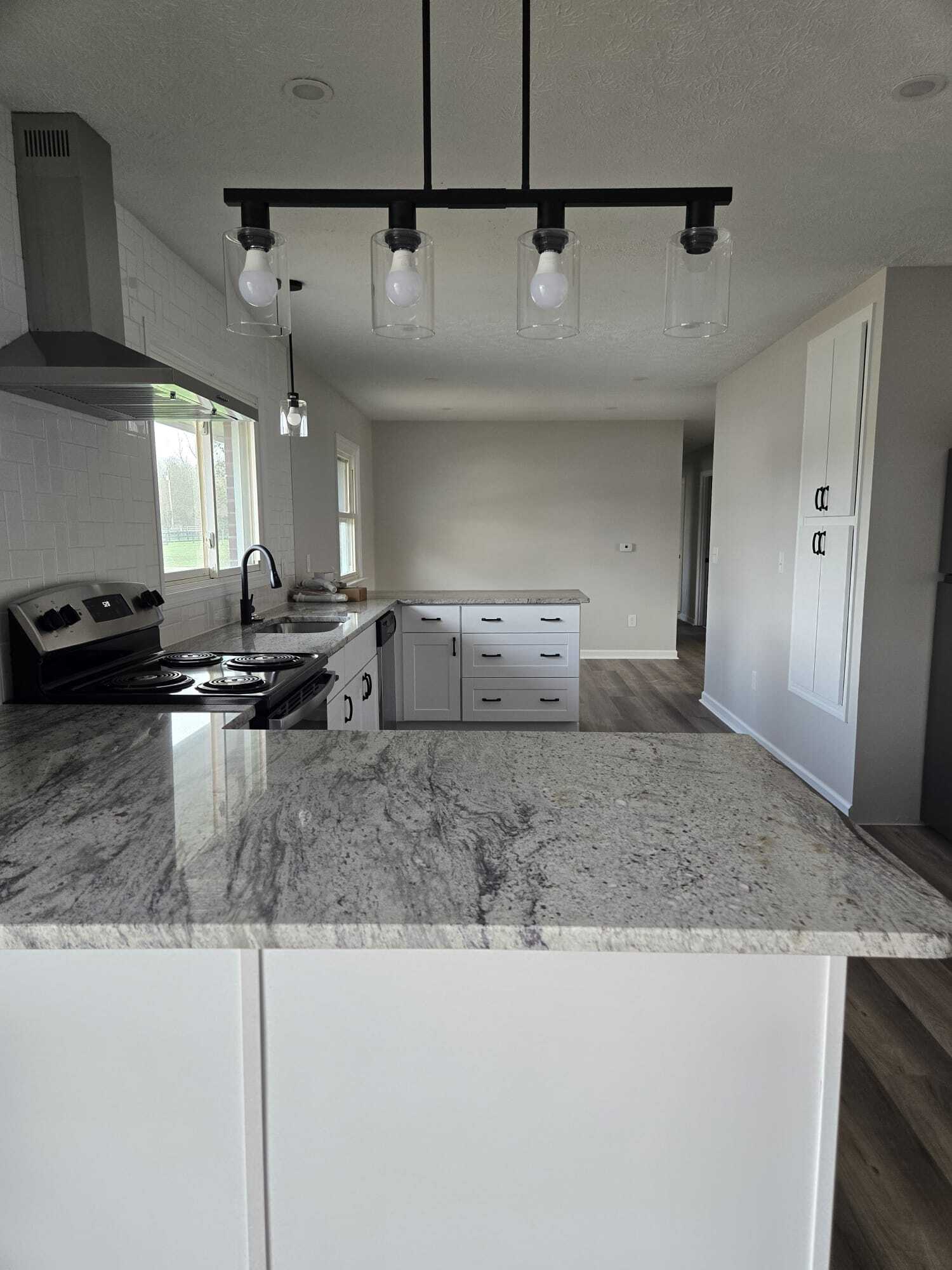 Building Photo - 10000 OH-736