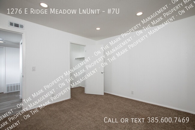 Building Photo - 1276 E Ridge Mdw