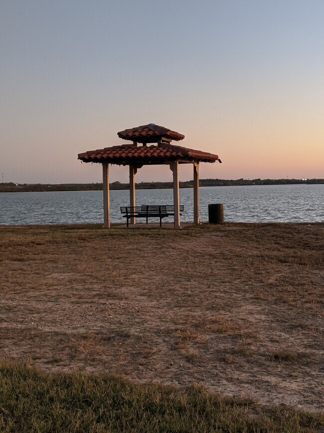 Building Photo - 105 Flathead Lake Dr