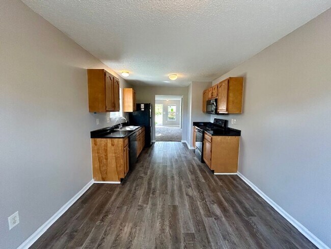 Building Photo - Beautiful 3 Bedroom 2 Bath Ranch On A Pond...