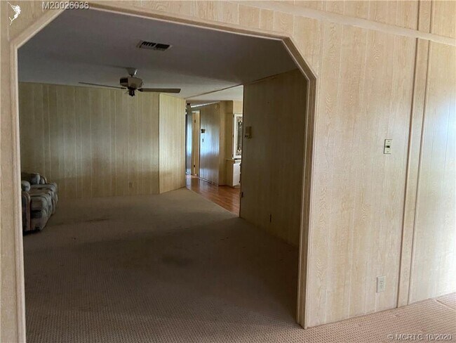 Building Photo - 7777 SE Continental Dr