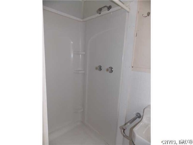 Primary Photo - 405 Budd St