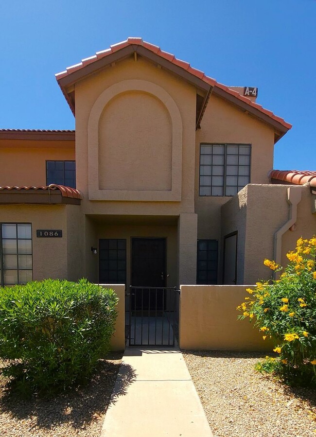 Building Photo - VERY NICE SOUTH SCOTTSDALE TOWNHOME!