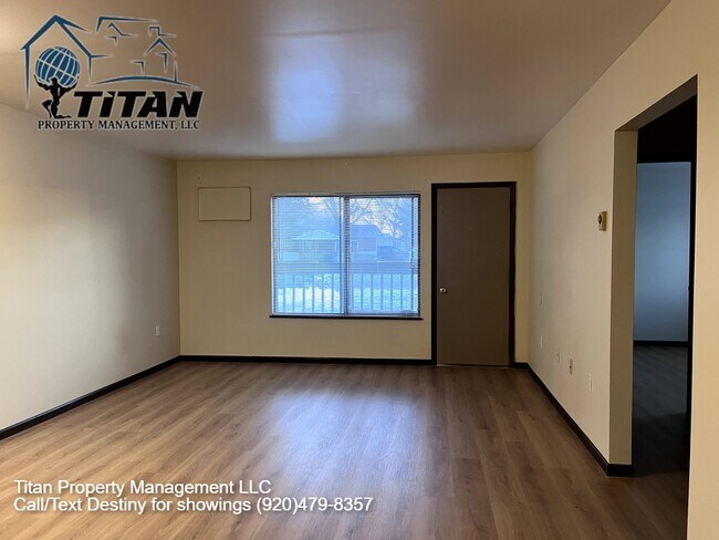 Building Photo - 200 E Morning Glory Dr