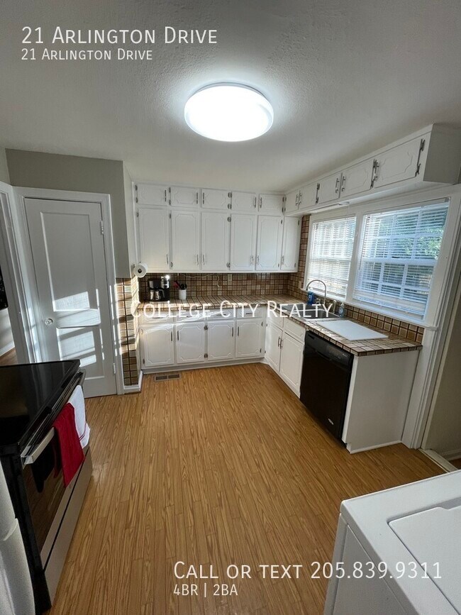 Building Photo - 21 Arlington Dr