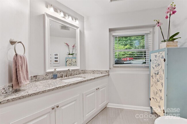 Building Photo - 3329 Winnipeg Cir