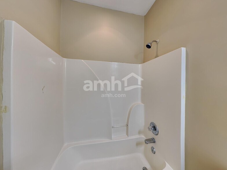 Building Photo - 636 Osborne Ln