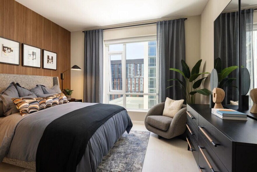 Building Photo - 240 S Taaffe St