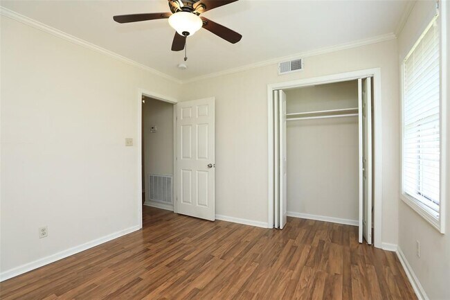 Building Photo - 10306 Oboe Dr
