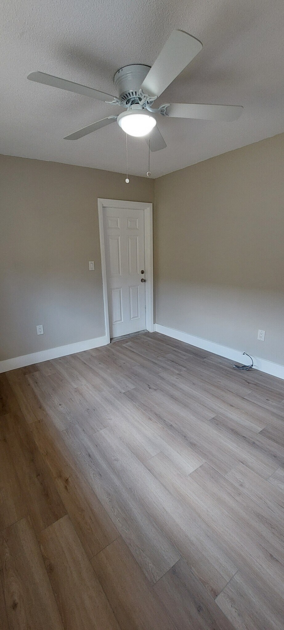 Building Photo - 904 Mandarin Is