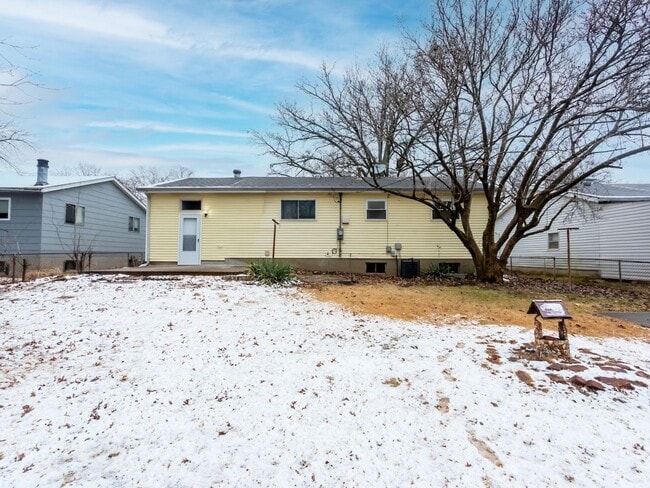 Building Photo - Charming 3 Bed 1 Bath Home