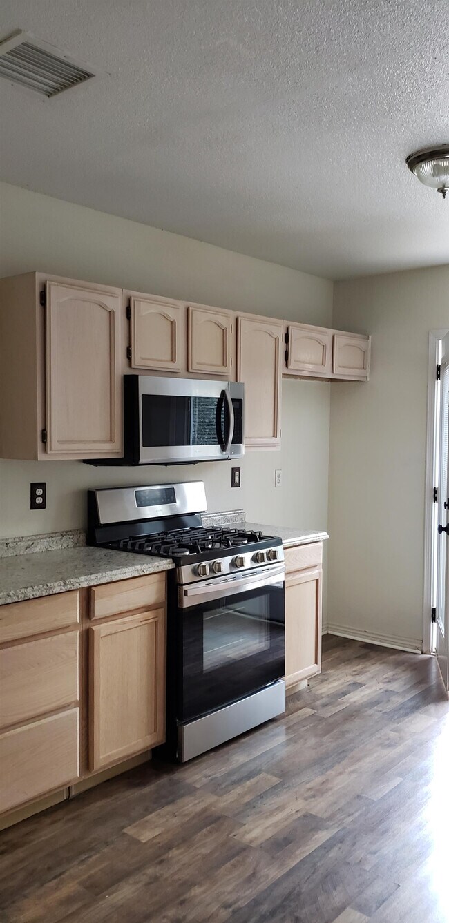 Building Photo - 11526 Tony Ponce Dr