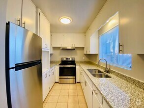 Building Photo - $500 Off Move In Special! Beautifully Remo...