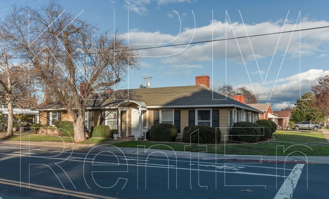 Building Photo - 3310 N Kensington Way