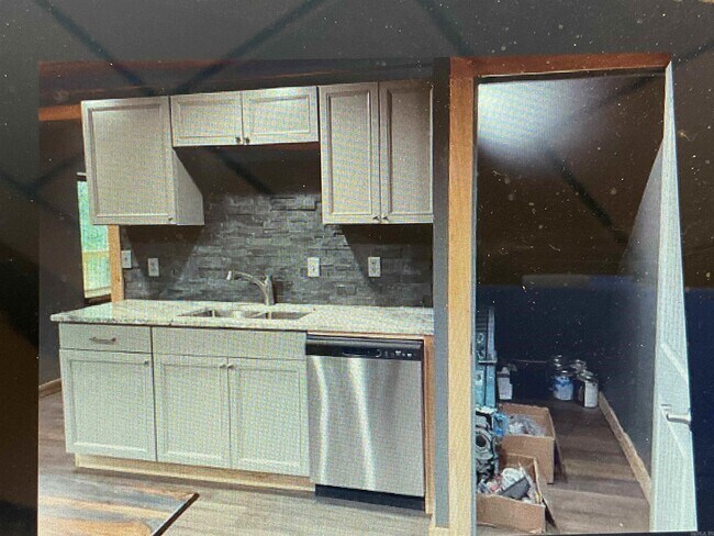 Building Photo - 2920 Silver Rdg