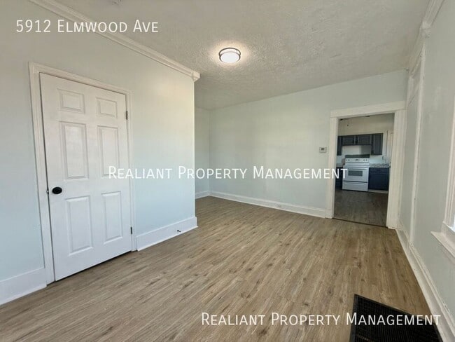 Building Photo - 5912 Elmwood Ave