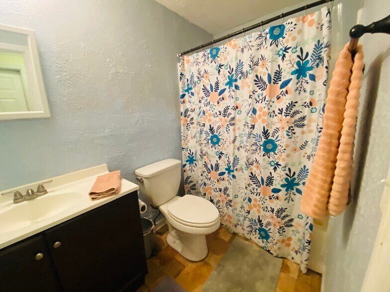bathroom with tub/shower - 110 B St