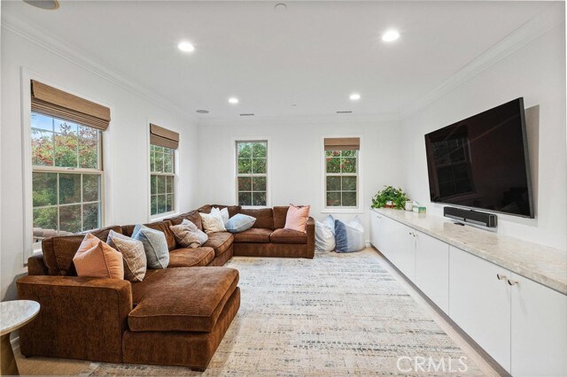 Building Photo - 1 Calle Saltamontes