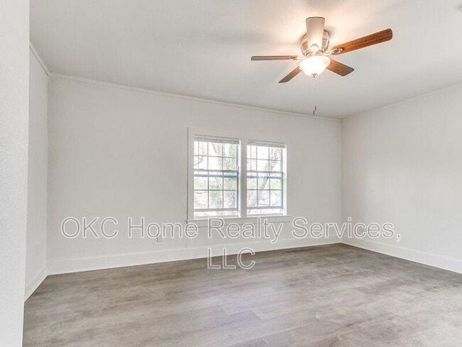 Building Photo - 1812 W Noble Ave