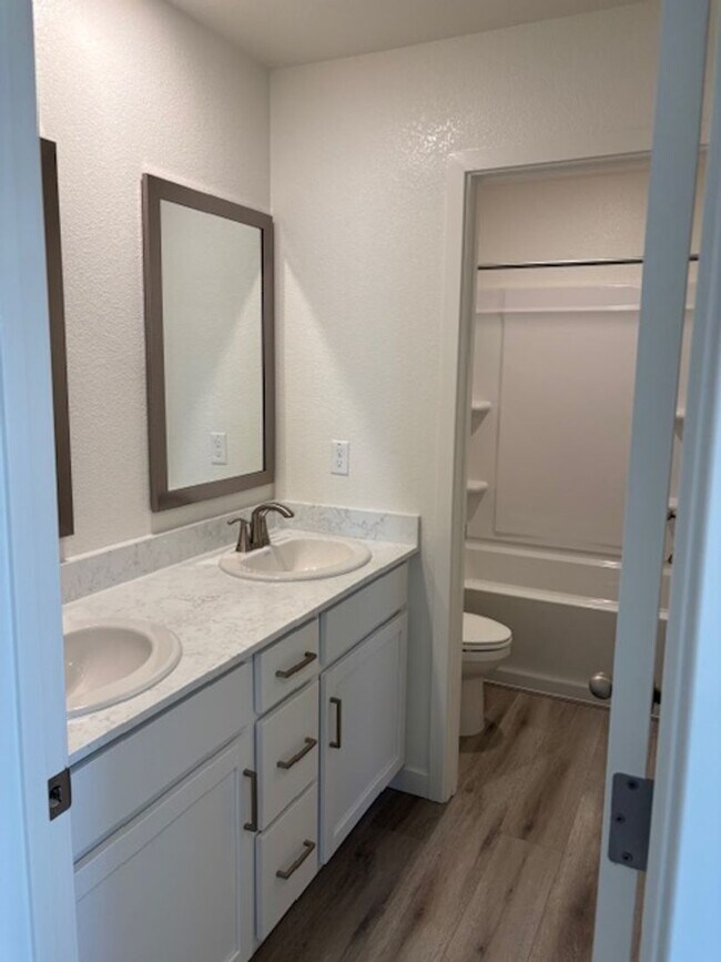 Building Photo - Brand New DR Horton Smart Home with 5 Bedr...
